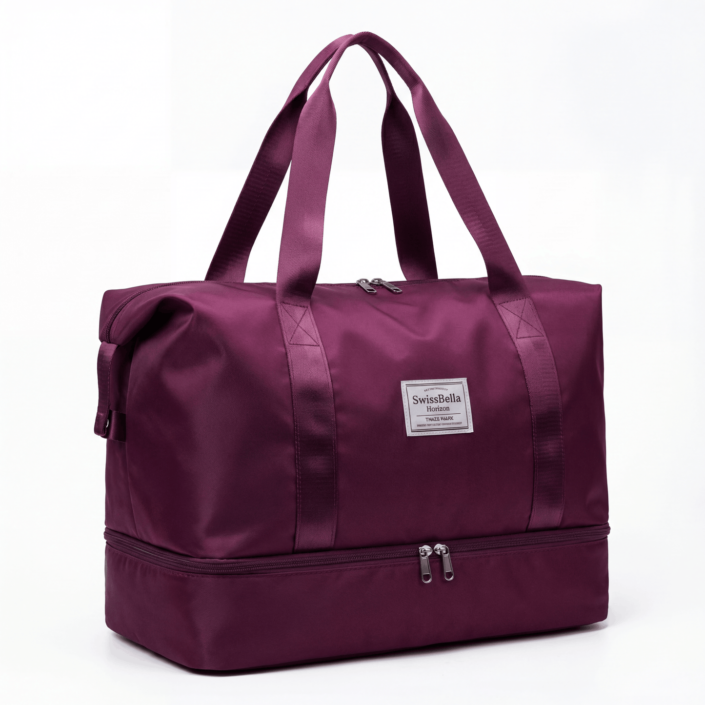 Die Farbvariante Velvet Bordeaux des SwissBella Horizon Weekenders in einer freigestellten Studioaufnahme auf weissem Grund.